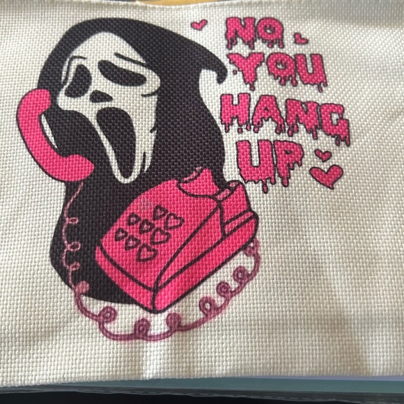 NWT Graphic cosmetic bag. 7X10 - Picture 2 of 2